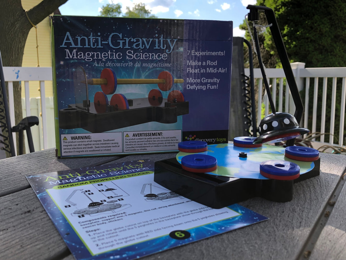ANTI-GRAVITY MAGNETIC SCIENCE Experiment Kit - Discovery Toys
