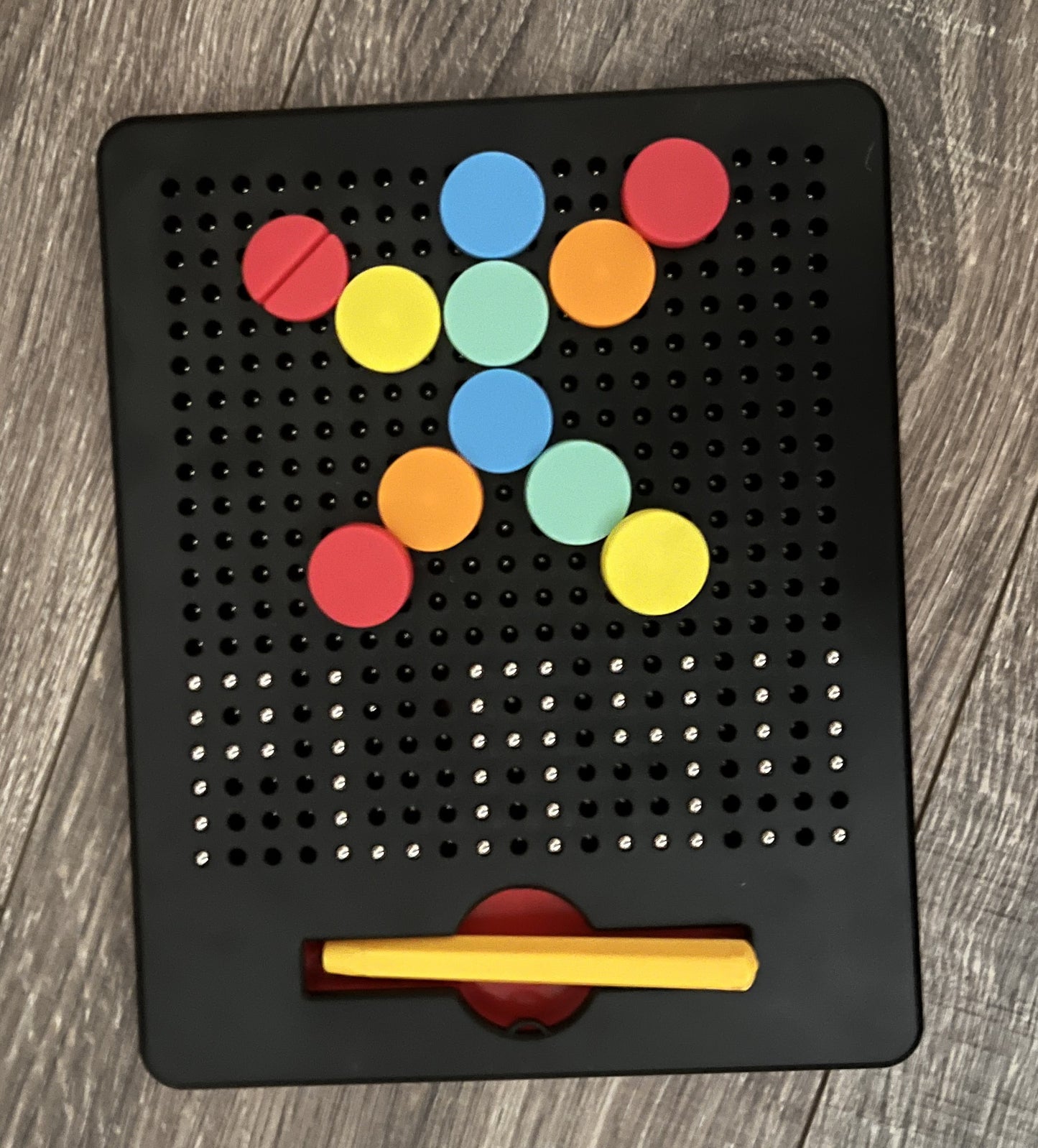 MAGNETIC DESIGN BOARD 2-in-1 Activity Pad - Discovery Toys