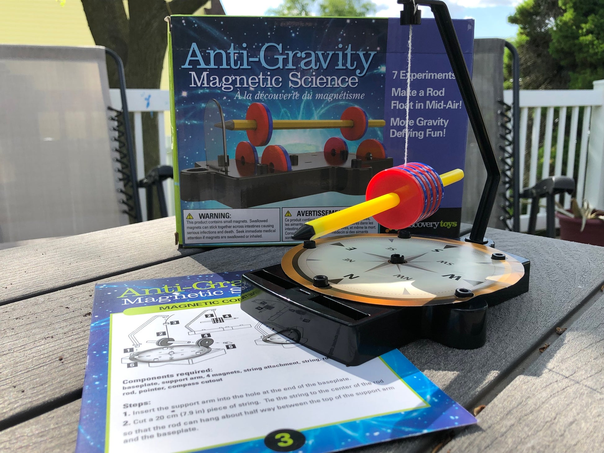 ANTI-GRAVITY MAGNETIC SCIENCE Experiment Kit - Discovery Toys