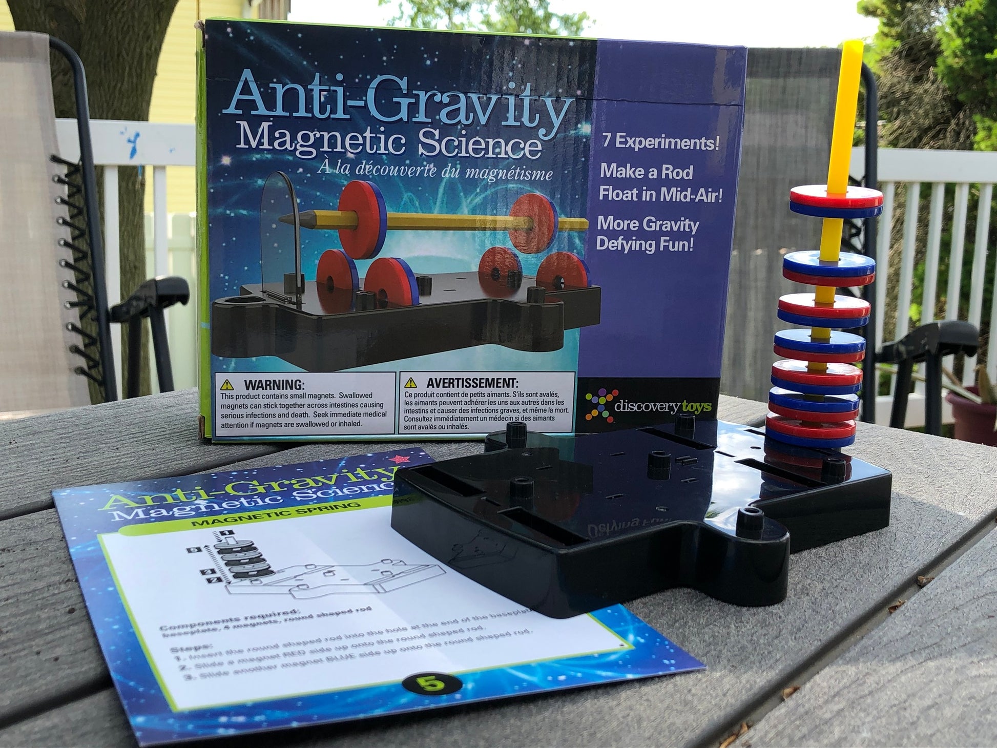 ANTI-GRAVITY MAGNETIC SCIENCE Experiment Kit - Discovery Toys