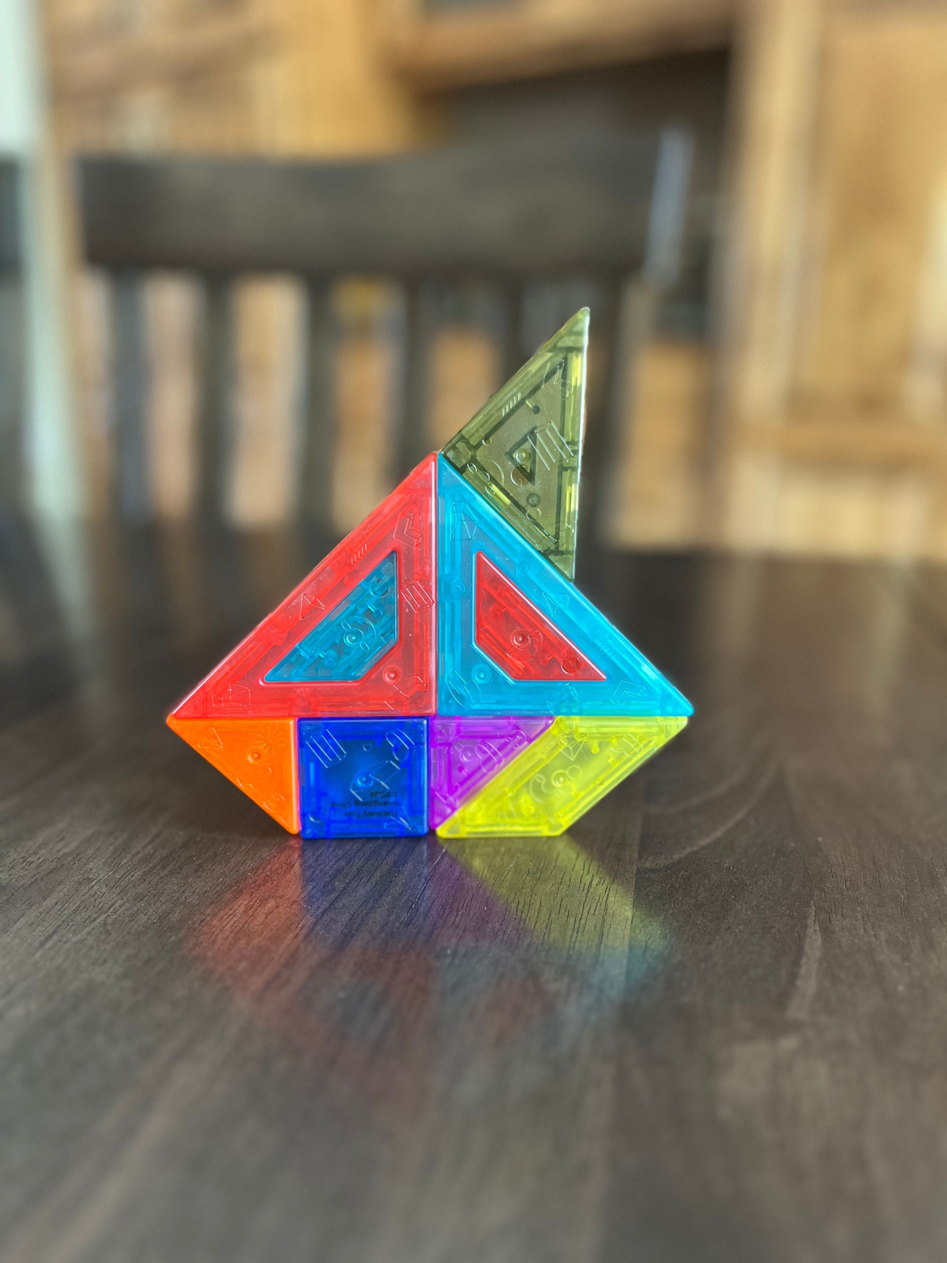 MAGNETIC 9-PIECE TANGRAM Puzzle Challenge - Discovery Toys