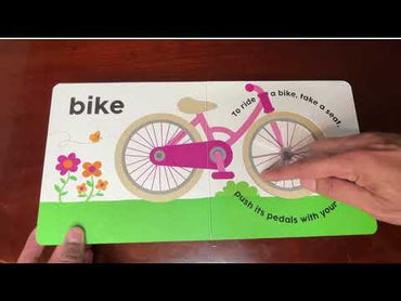 THINGS THAT GO: A Swirling Spinner Book