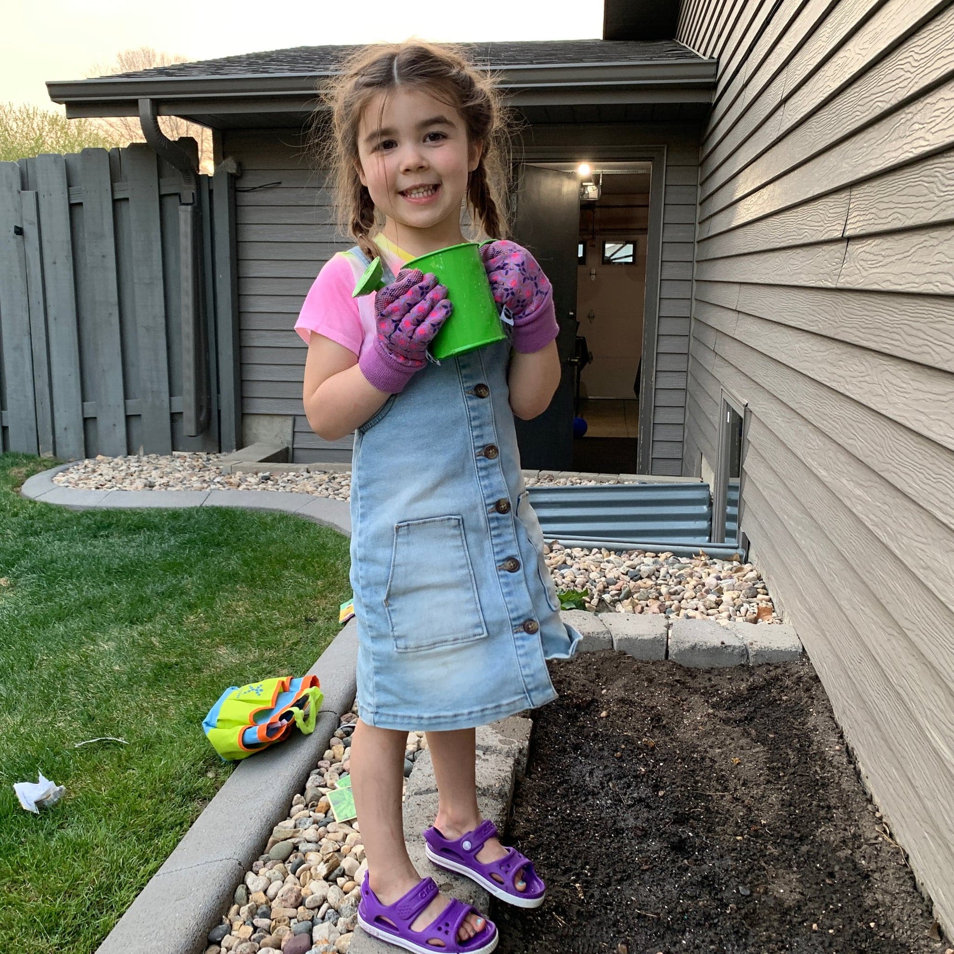 JR. GARDEN TOTE & Kids Tool Set - Discovery Toys