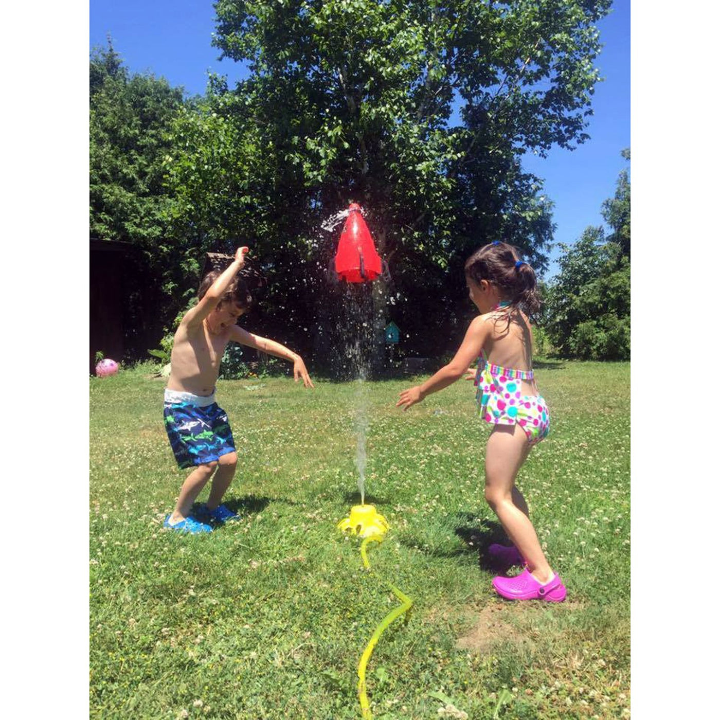 HYDRO LAUNCH Outdoor Water Sprinkler Toy - Discovery Toys