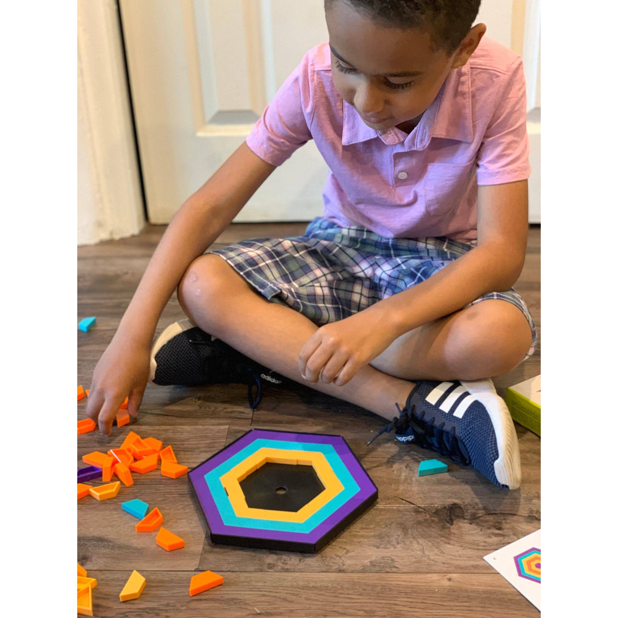 MOSAIC MYSTERIES Design Pattern Mosaic Puzzle - Discovery Toys